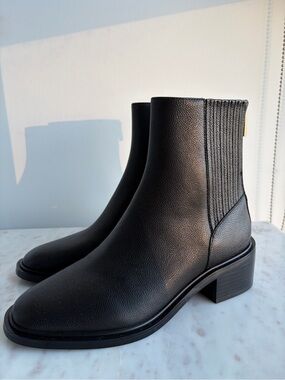 l'intervalle Black Leather Chelsea Boot